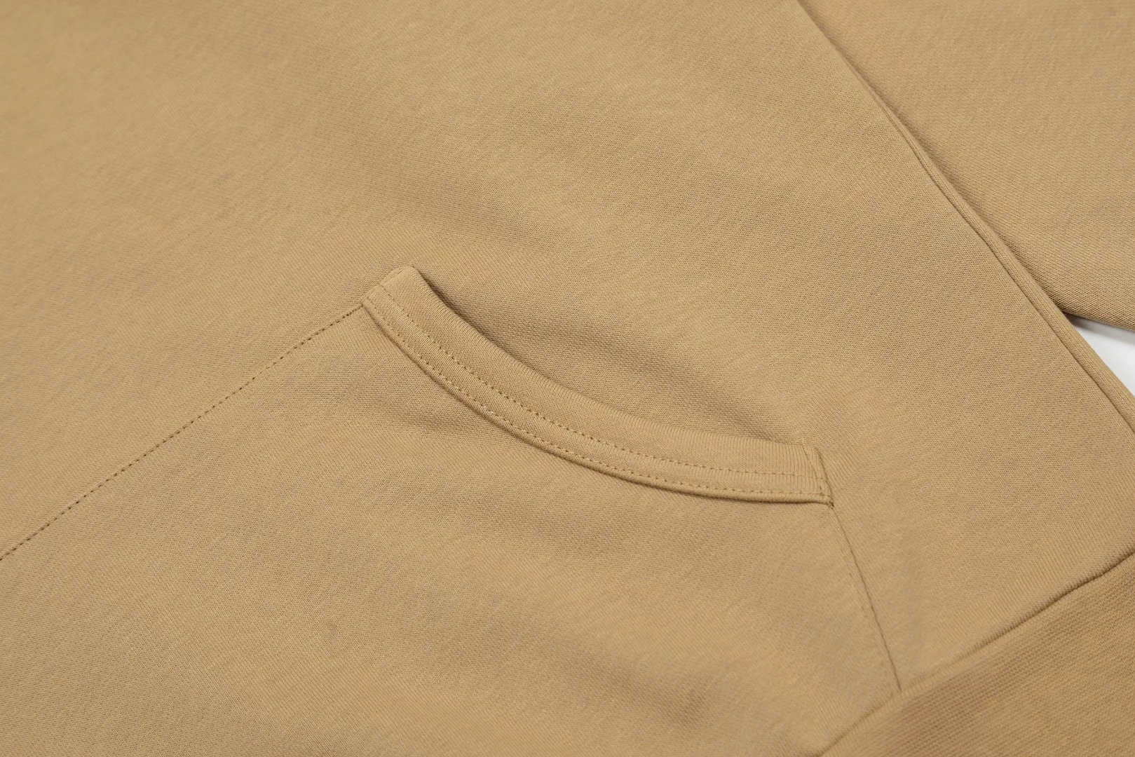 🅿️260 "Top quality" Style number: 8091# [Ralph Lauren classic pony embroidered half-zip lapel POLO sweatshirt] ✅Ralph Lauren Ralph Lauren autumn and winter basic versatile polo lapel sweatshirt for men and women ✅High weight pure cotton terry original consistent YKK zipper widened and thickened threads ✅Old money style lazy style full retro style simple popular style ✅Autumn and winter single wear Simple and easy to wear under the hood. A must-have for couples. Size: S-XL. Color: white, khaki, retro green.